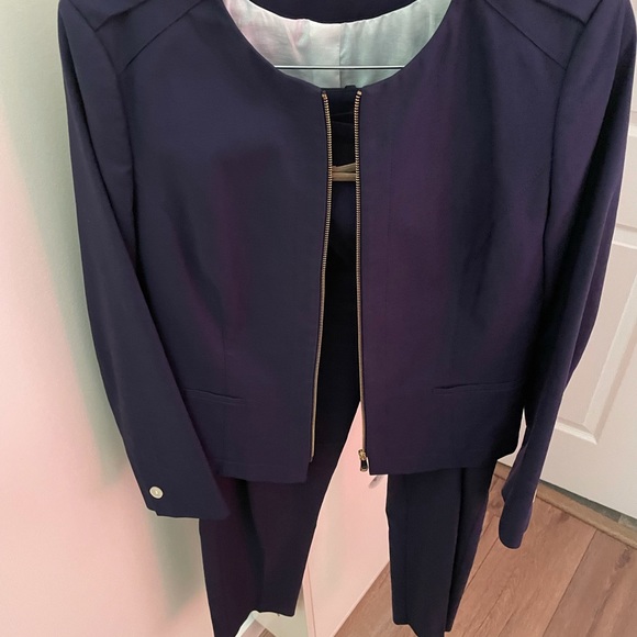 Hugo Boss suite - Picture 1 of 7